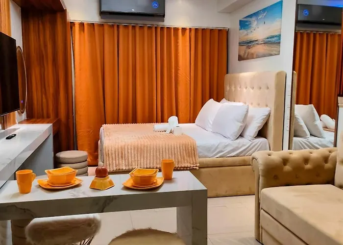 Shore 2 Reminisce Aparthotel