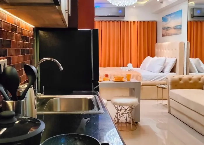Shore 2 Reminisce Aparthotel